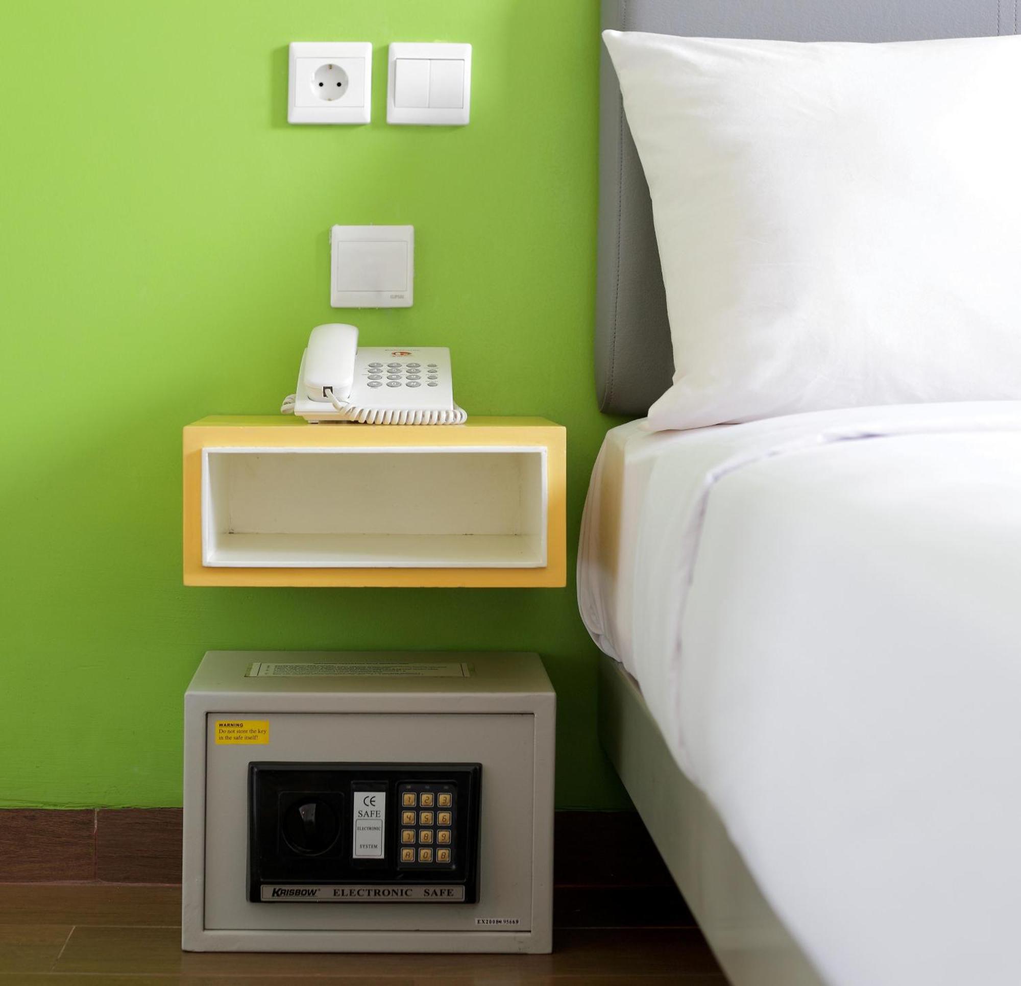 Amaris Hotel Samarinda Buitenkant foto